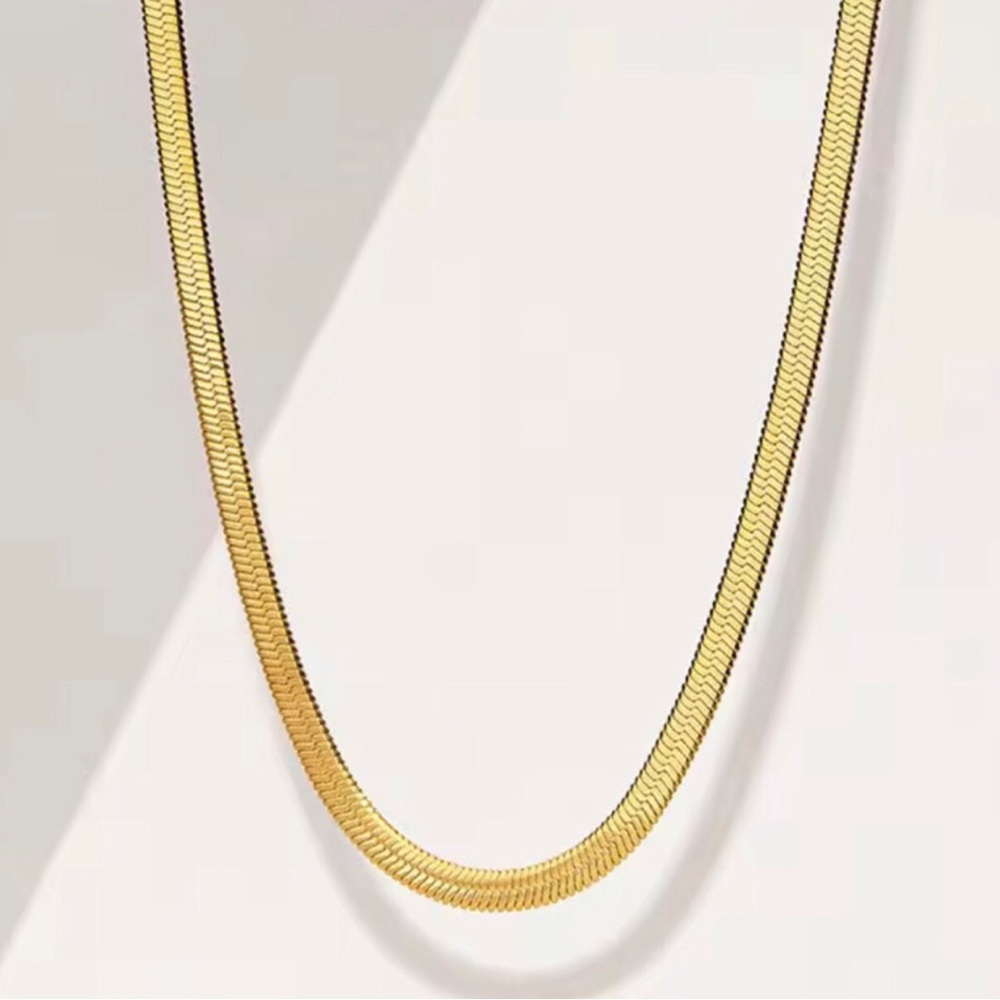 20” Elegant Gold Herringbone Chain Necklace for Women